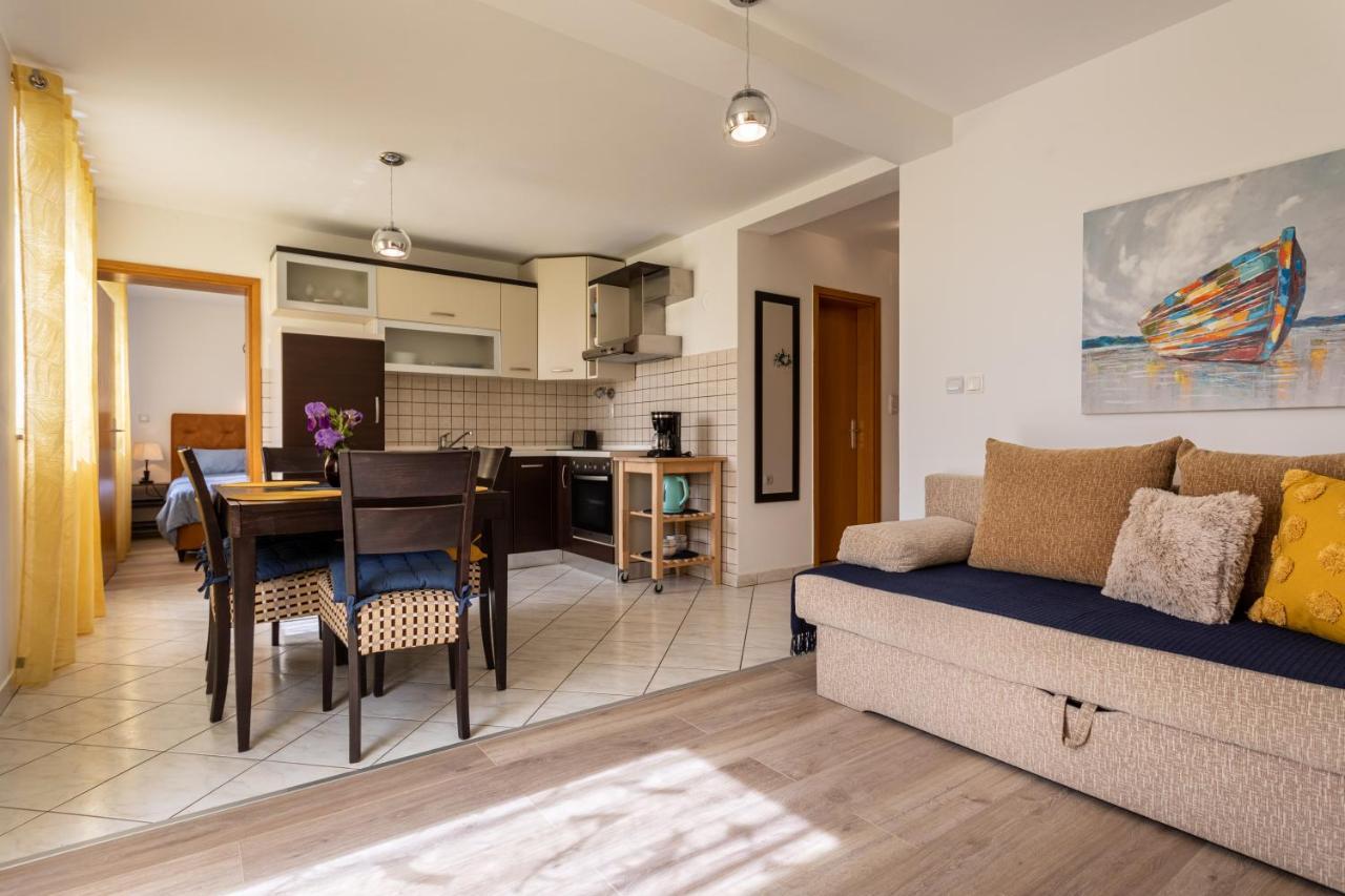 Apartment Magic Garden บัชกา ภายนอก รูปภาพ